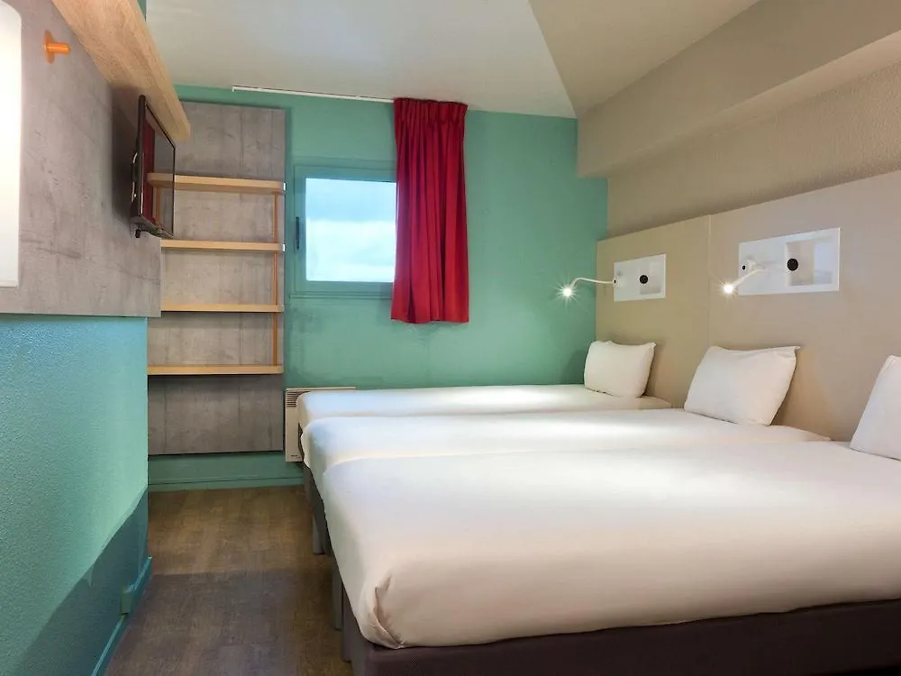 Ibis Budget Chilly-Mazarin Les Champarts Hotel
