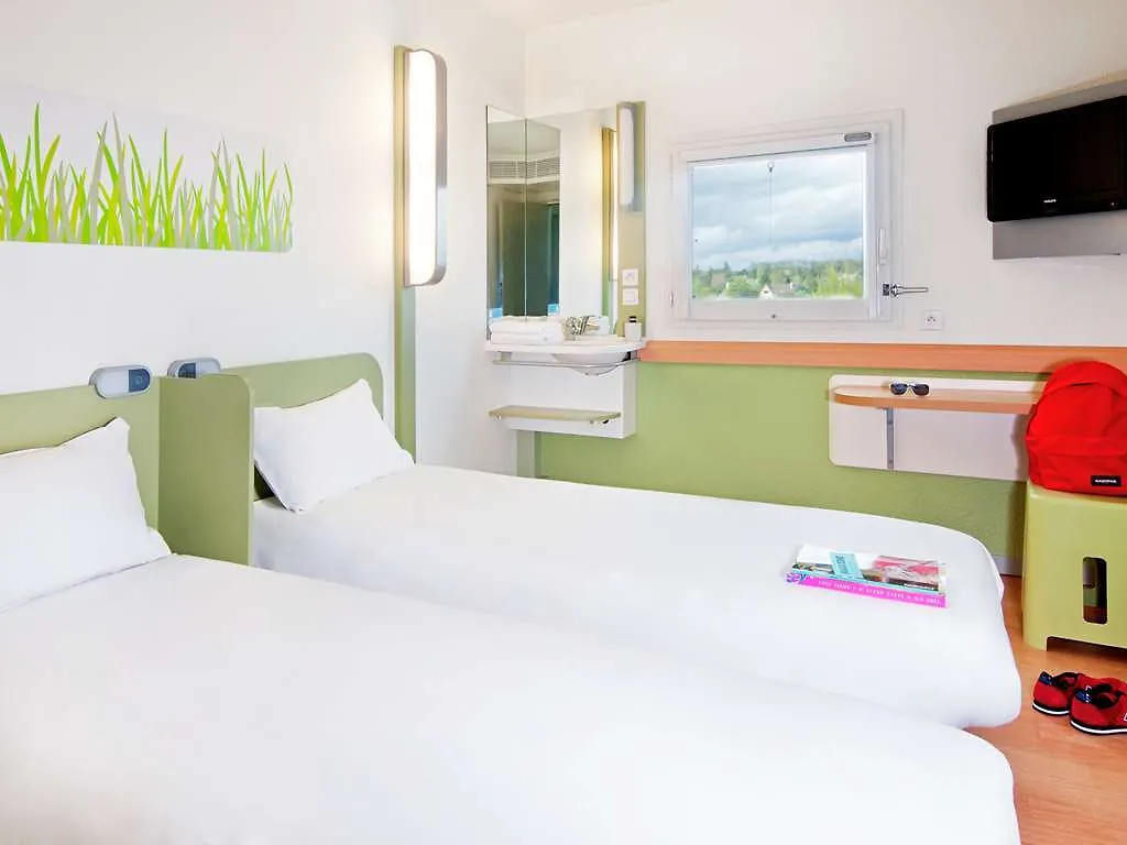 Ibis Budget Chilly-Mazarin Les Champarts 2*,