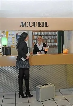 Ibis Budget Chilly-Mazarin Les Champarts 2*,