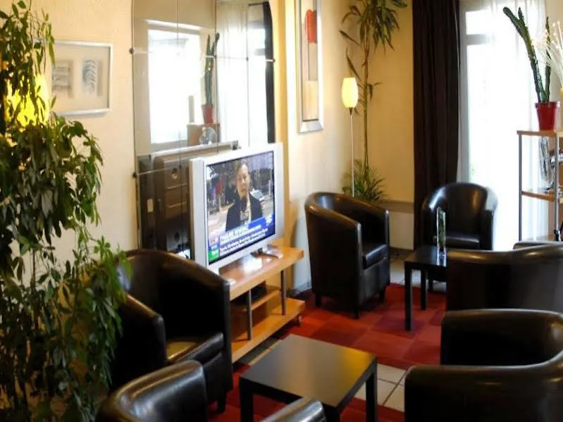 Ibis Budget Chilly-Mazarin Les Champarts Hotel